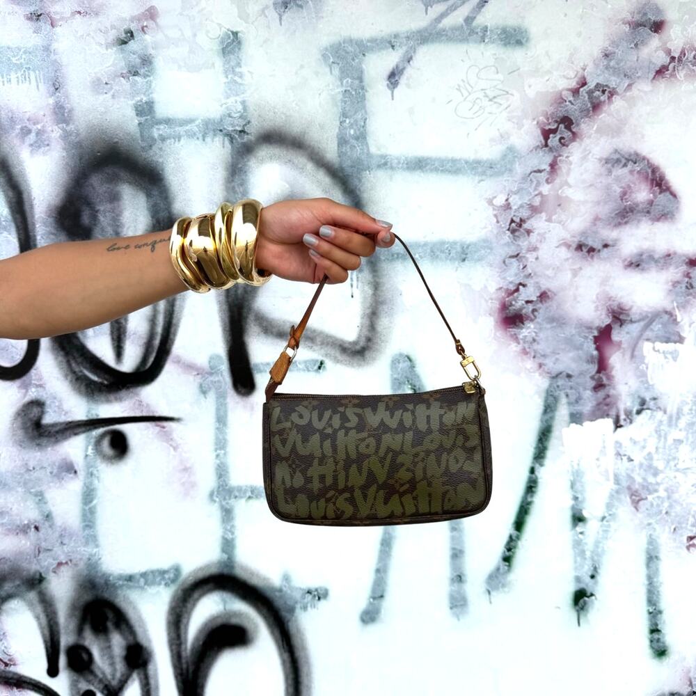 Louis Vuitton 2001 Graffiti Pochette Stephen Sprouse Bag